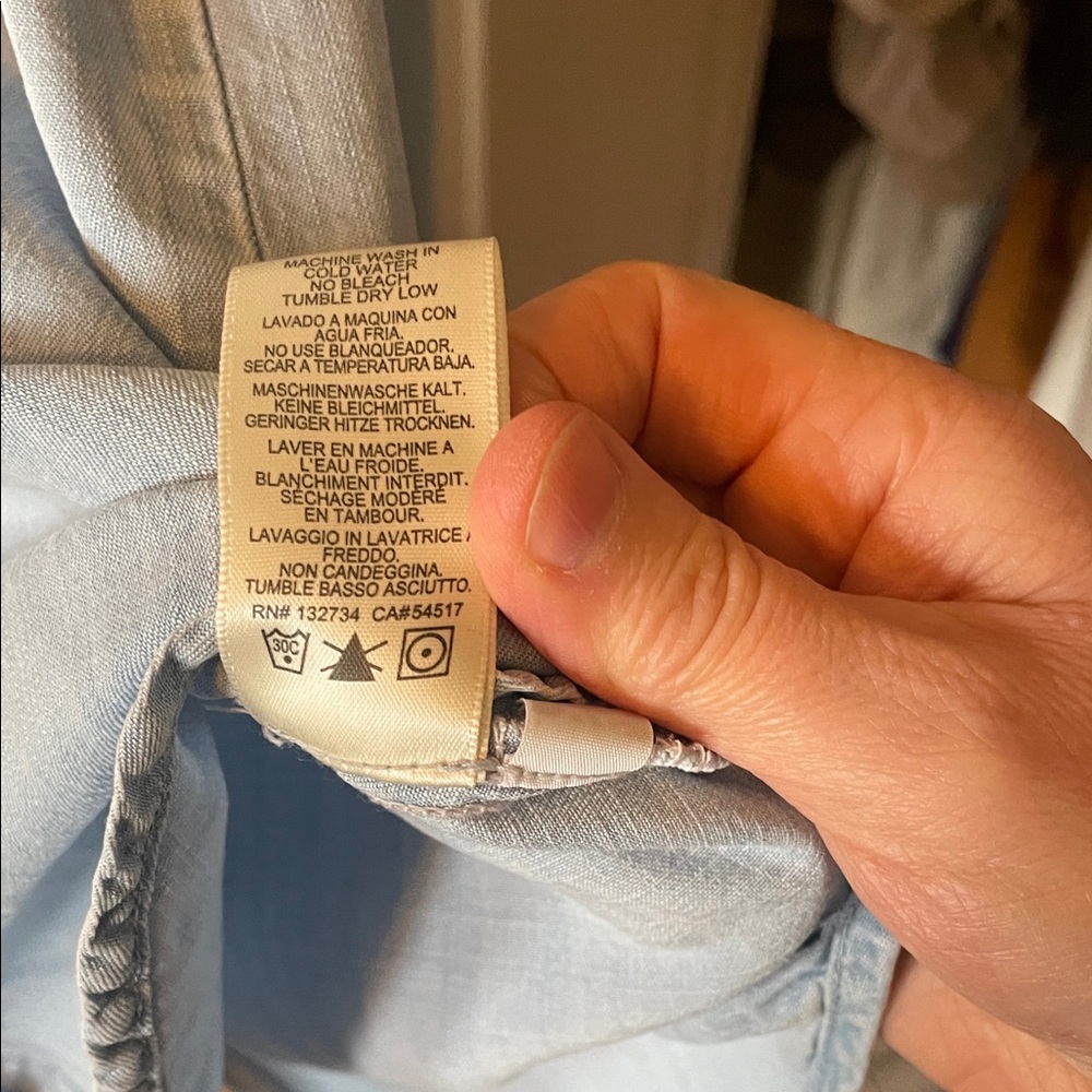 cloth & stone Light Blue Chambray Button-Up Shirt - Picture 4 of 5